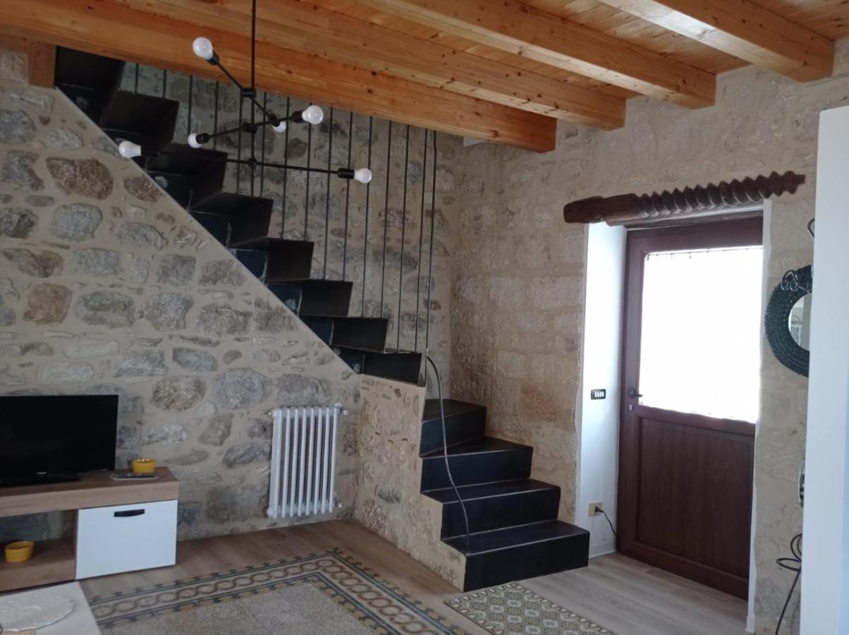 Casa Vacanze Borgo Gulini Da Anna Petralia Soprana Eksteriør bilde
